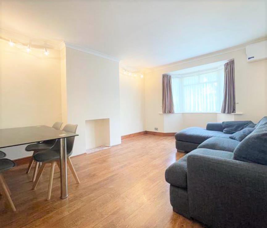 The Fairway, Mill Hill